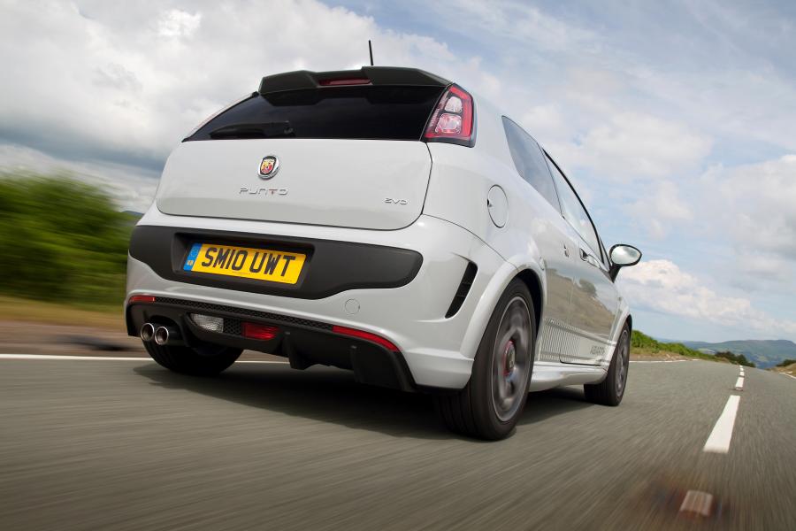  Abarth Punto Evo (199) 2010 года  (UK) (фото 21 из 45)